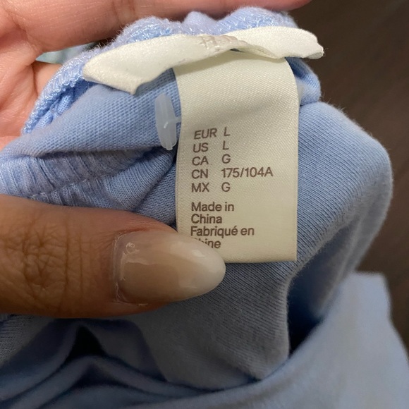 H&M Off-Shoulder Crop Top - Picture 3 of 5